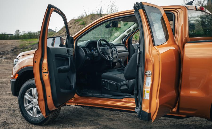 Интерьер Ford Ranger XL STX SuperCab 2018 года  (NA) (фото 40 из 40)